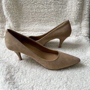 Beautiful Merona tan microsuede pump heel